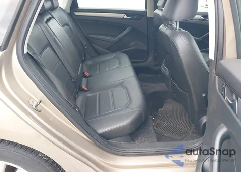 2015 Volkswagen Passat 1.8T Wolfsburg Edition из США, поврежденный, VIN 1VWAT7A37FC004600